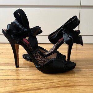 Betsey Johnson Calandra Black Satin Heels 8M